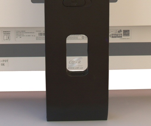 Fujitsu Siemens Scenicview P24W-5P ECO - otvor pro kabely Fujitsu Siemens Scenicview P24W-5P ECO - otvor pro kabely
