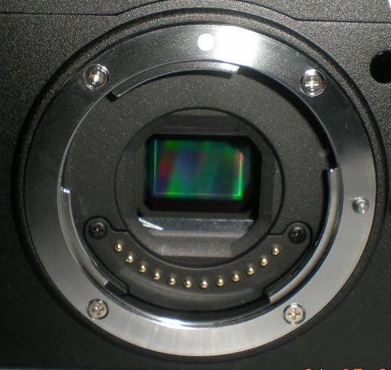 Nikon X810 mirrorless, bajonet a snímač Nikon X810 mirrorless, bajonet a snímač
