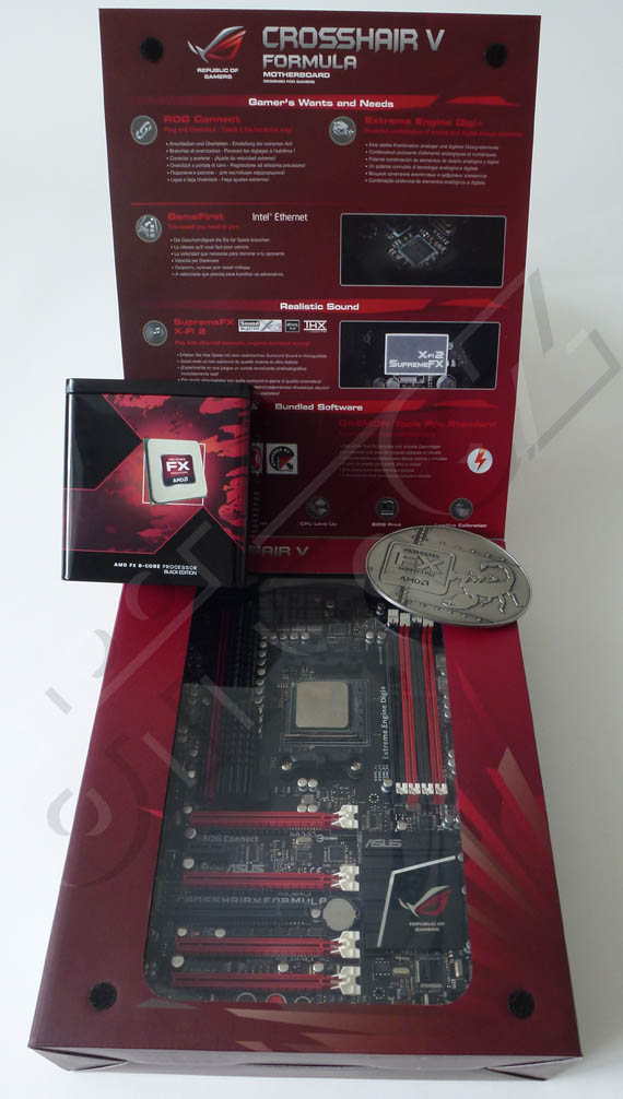 ASUS Crosshair V Formula, plechová dóza a placka se škorpionem ASUS Crosshair V Formula, plechová dóza a placka se škorpionem