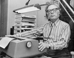 Isaac Asimov a IBM Selectric III Isaac Asimov a IBM Selectric III