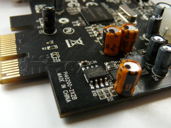 ATMEL 25F512AN - 512Kbit SPI Flash Memory na PCIe řadiči s USB 3.0 čipem Renesas ATMEL 25F512AN - 512Kbit SPI Flash Memory na PCIe řadiči s USB 3.0 čipem Renesas