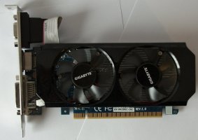 GeForce GT 430: čelní pohled