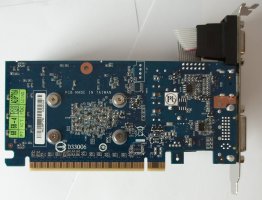 GeForce GT 430: zadní pohled GeForce GT 430: zadní pohled