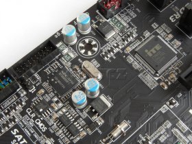 Gigabyte GA-P67A-UD4: NEC/Renesas USB 3.0 řadič, iTE IT8892E (PCI řadič)