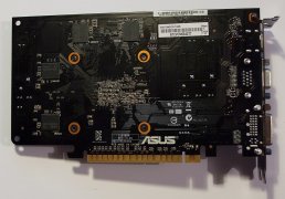 GeForce GT 440: zadní strana