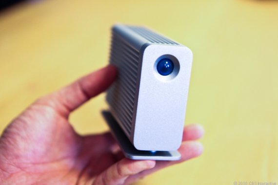 LaCie Little Big Disk (zdroj: http://news.cnet.com/8301-17938_105-20036002-1.html) LaCie Little Big Disk (zdroj: http://news.cnet.com/8301-17938_105-20036002-1.html)