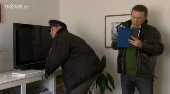 Ulice, 1939. díl - policista a pán z protipirátské unie (© CET 21 spol. s r.o.) Ulice, 1939. díl - policista a pán z protipirátské unie (© CET 21 spol. s r.o.)