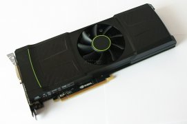 GeForce GTX 590: čelní strana GeForce GTX 590: čelní strana