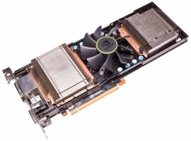 GeForce GTX 590: bez krytu chladiče GeForce GTX 590: bez krytu chladiče