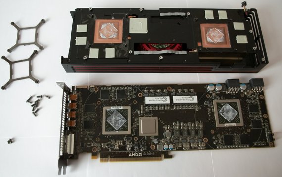 Radeon HD 6990: rozebraný