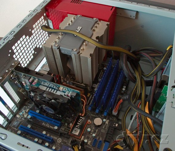 Sapphire Radeon HD 6670: ve skříni Sapphire Radeon HD 6670: ve skříni