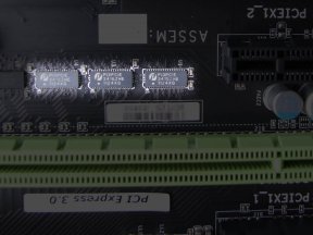 Gigabyte G1 Sniper 2 - detail PCIe switchů